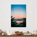 Atardecer sobre agua